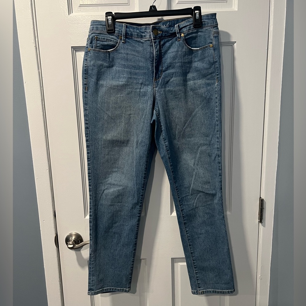Gloria Vanderbilt size 10 crop jeans.